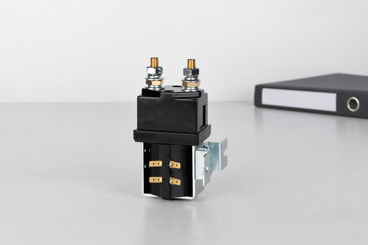 Reference-based CZW400A contactor on a documentation inspection bench