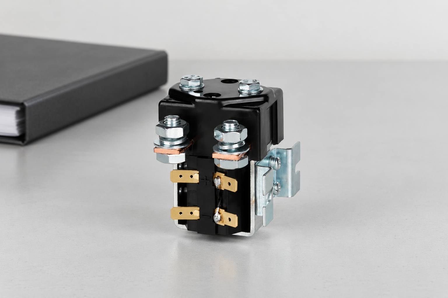 Reference-based CZWb100A contactor on a clean document inspection bench